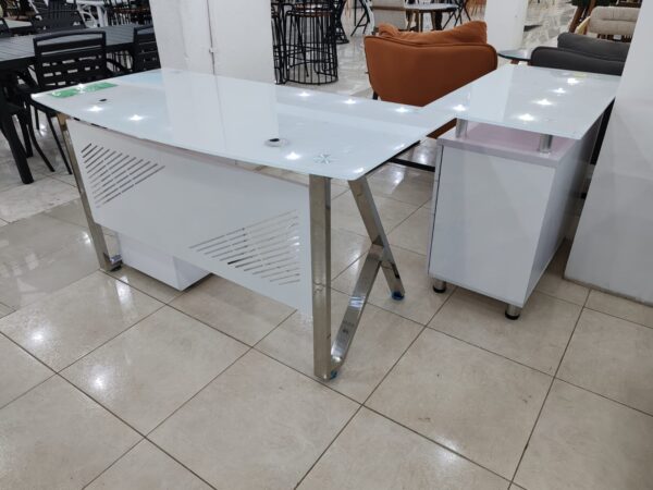 1 مكاتب قزاز