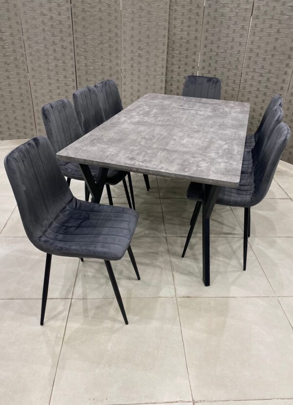 طاولة طعام خشب مع ٨ كراسي