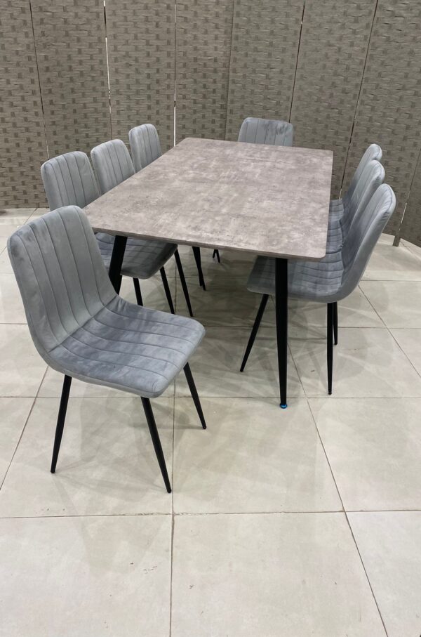 طاولة طعام خشب مع ٨ كراسي