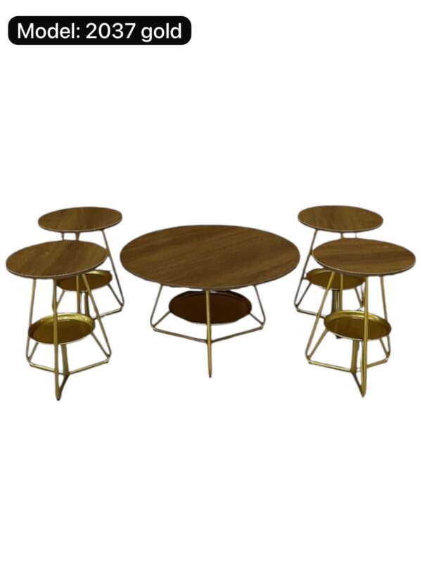 1636de43-d70c-4309-b134-c66eb94fce65 طقم طاولات خشب بقواعد حديد ذهبي ٥ قطع