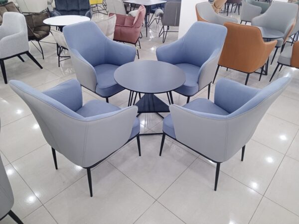 ca31b35e-51d6-42a5-bc0a-9631798808ff جلسات كوفي ٤ اشخاص متوفر ٤ الوان
